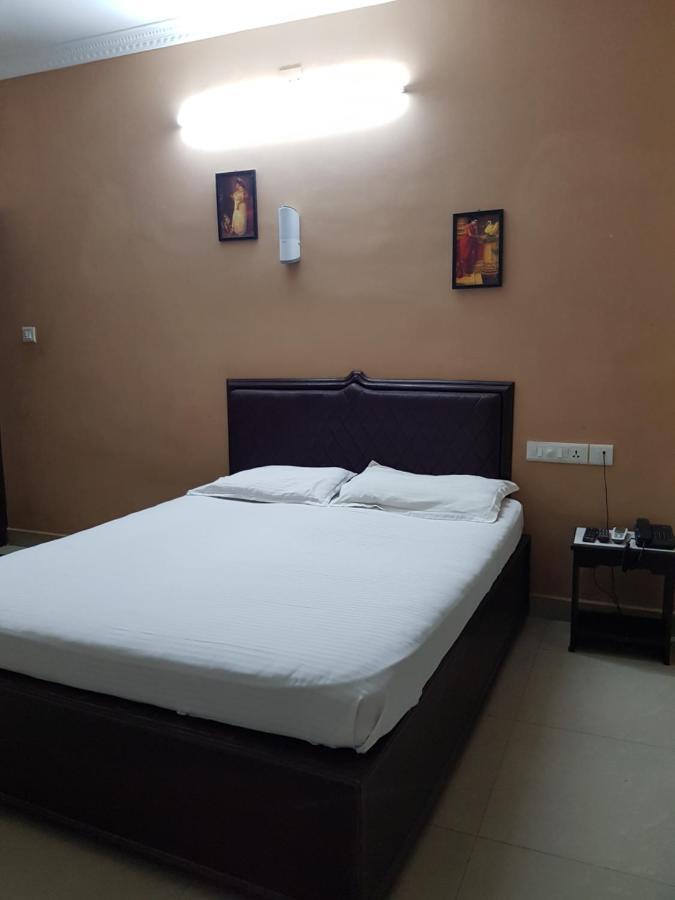 All Seasons Guest House Thiruvananthapuram Ngoại thất bức ảnh