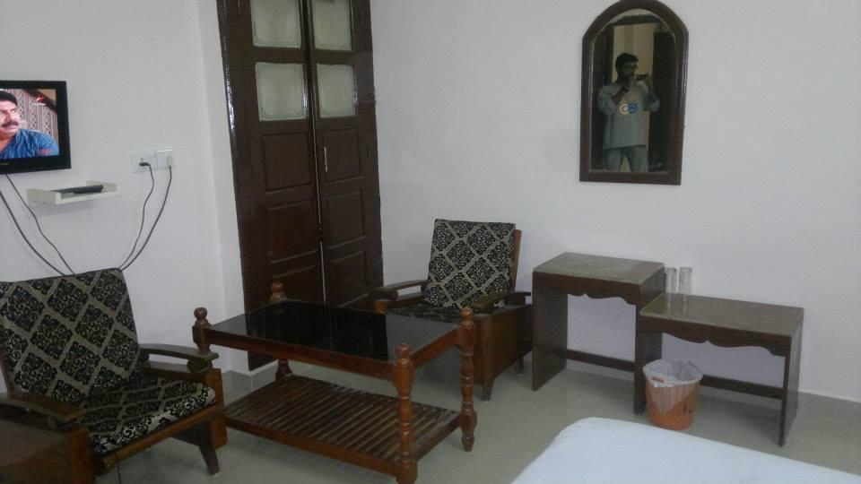 All Seasons Guest House Thiruvananthapuram Ngoại thất bức ảnh